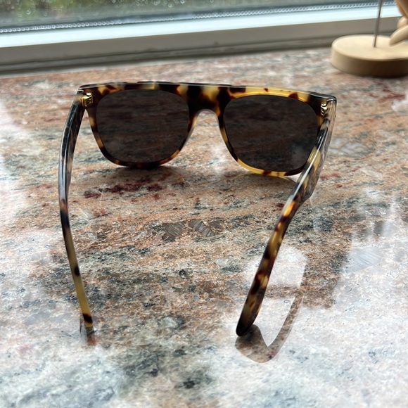 Retro Super Future Sunnies - Picture 5 of 6